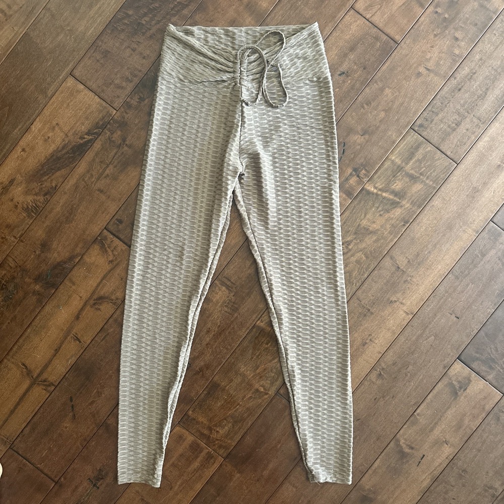 Apple Bottom‎ Textured High Waist Leggings Womens L Taupe Scrunch Butt Yoga Pant